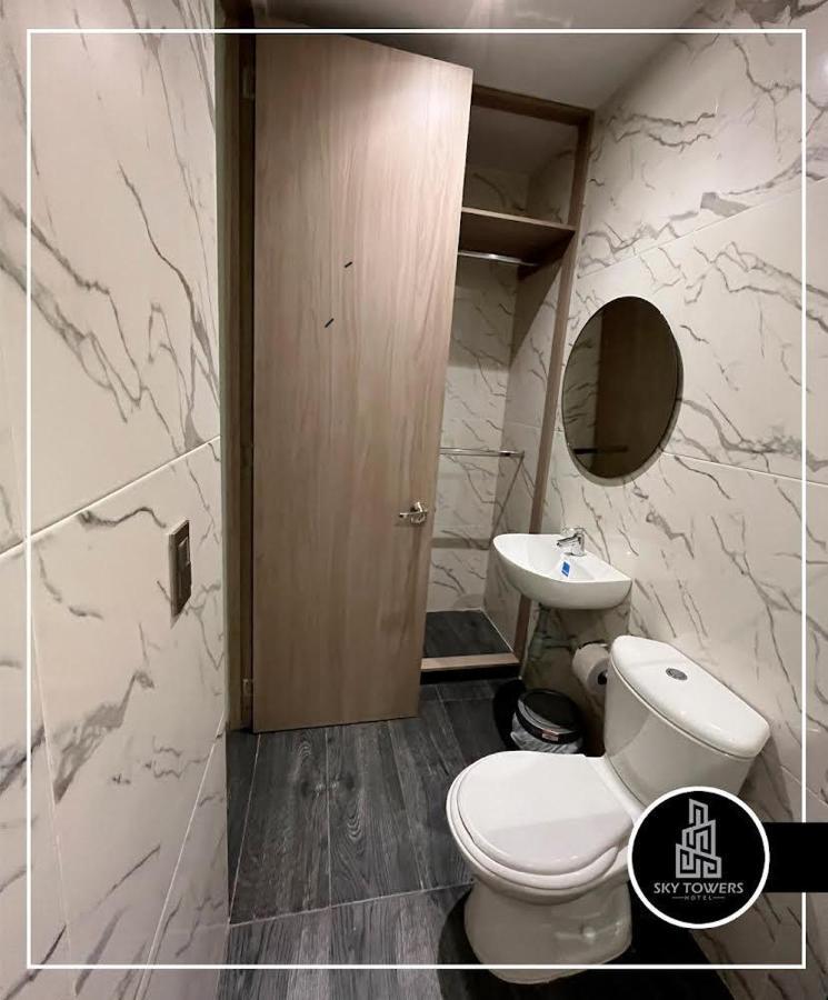 Готель Sky Towers Кукута Екстер'єр фото